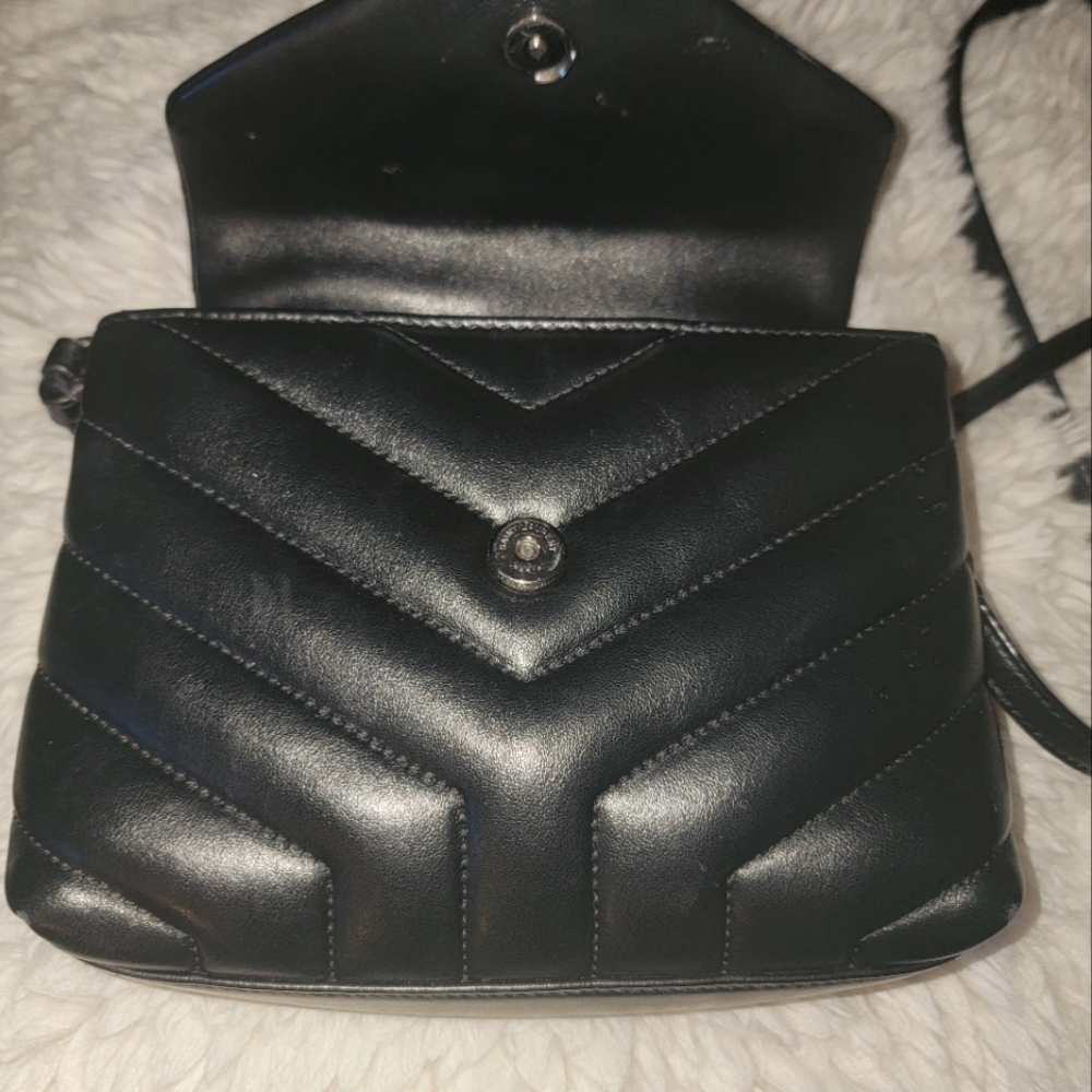 Yves Saint Laurent LouLou Toy Crossbody Bag. Matelasse. - Picture 4 of 4